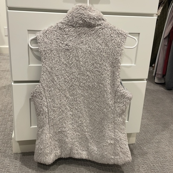 Patagonia women’s vest - Picture 2 of 3